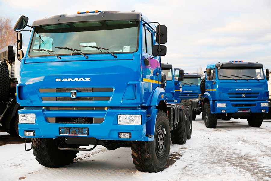 Седельные тягачи КАМАЗ 43118, 340 л.с. для нефетсервисной компании