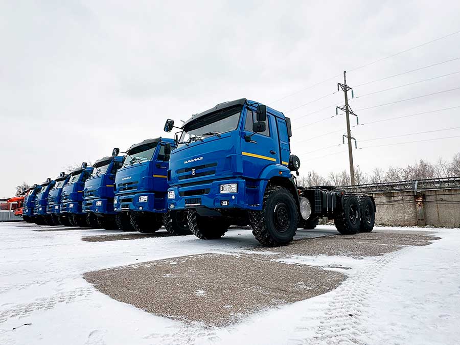 Седельные тягачи КАМАЗ 43118, 340 л.с. для нефетяной компании готовы к отправке